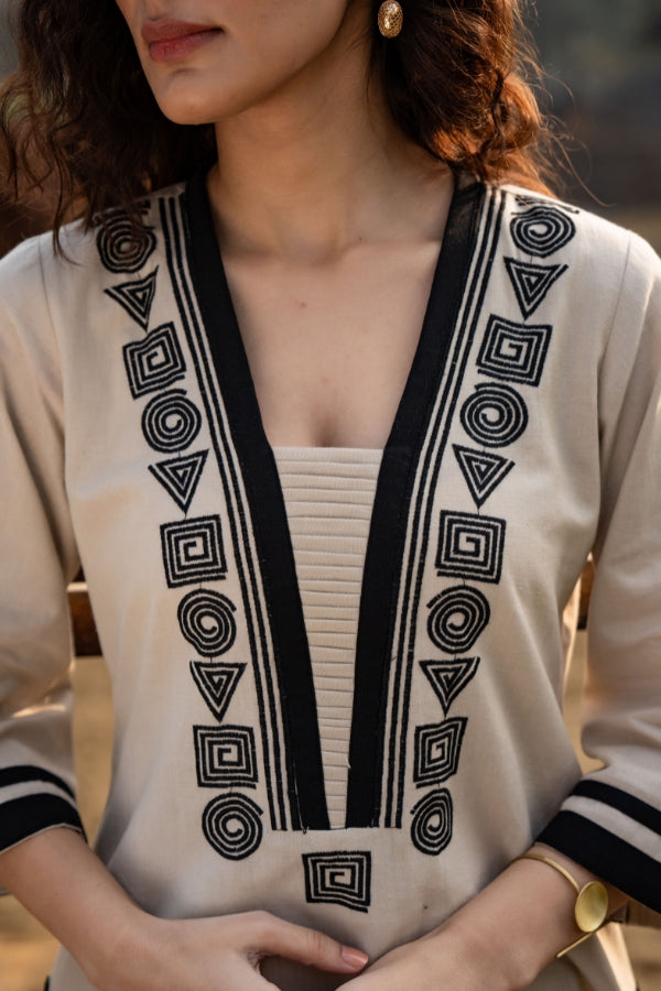 Beige V-Neck Co-Ord Set π« Black Thread Embroidery & Border Detailing π€ Perfect for All Occasions π