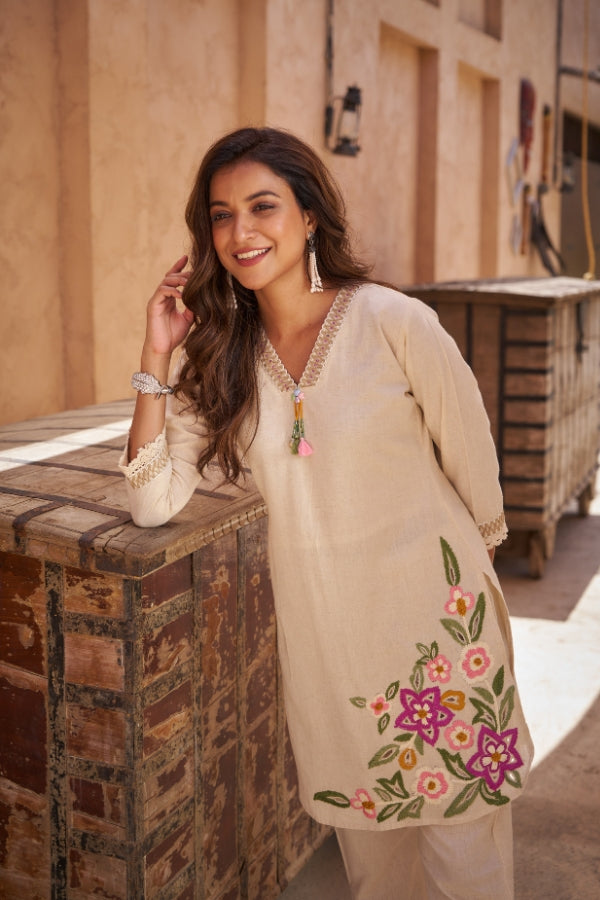 Multicolor Hand Work Kurta & Pant Set with Neck & Sleeve Detailing