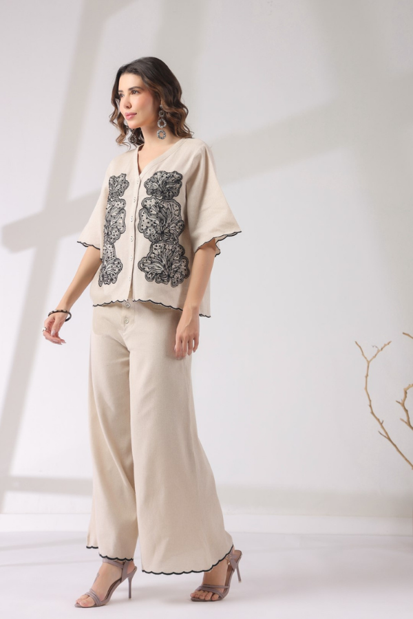 π€ Elegant Aura Co-Ord Set | Beige & Black Embroidered Two-Piece for Women β¨π