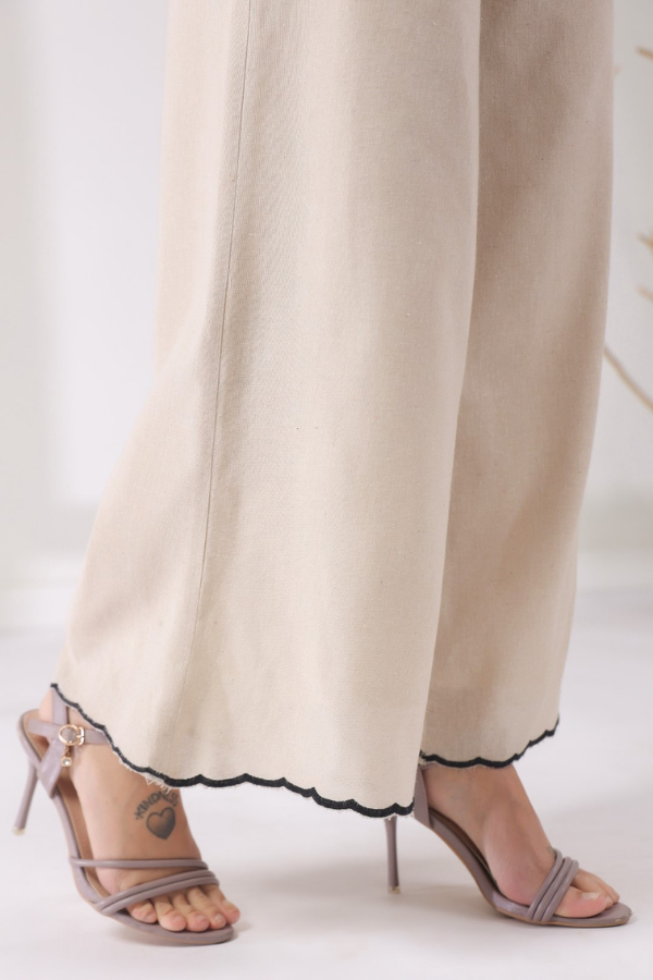 π€ Elegant Aura Co-Ord Set | Beige & Black Embroidered Two-Piece for Women β¨π