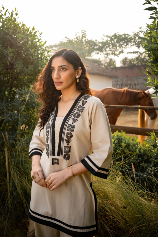 Beige V-Neck Co-Ord Set π« Black Thread Embroidery & Border Detailing π€ Perfect for All Occasions π