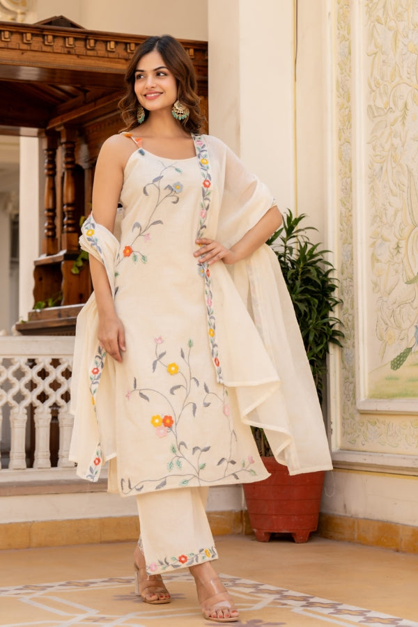 Ivory Bloom Embroidered Kurta Set ๐ฟ