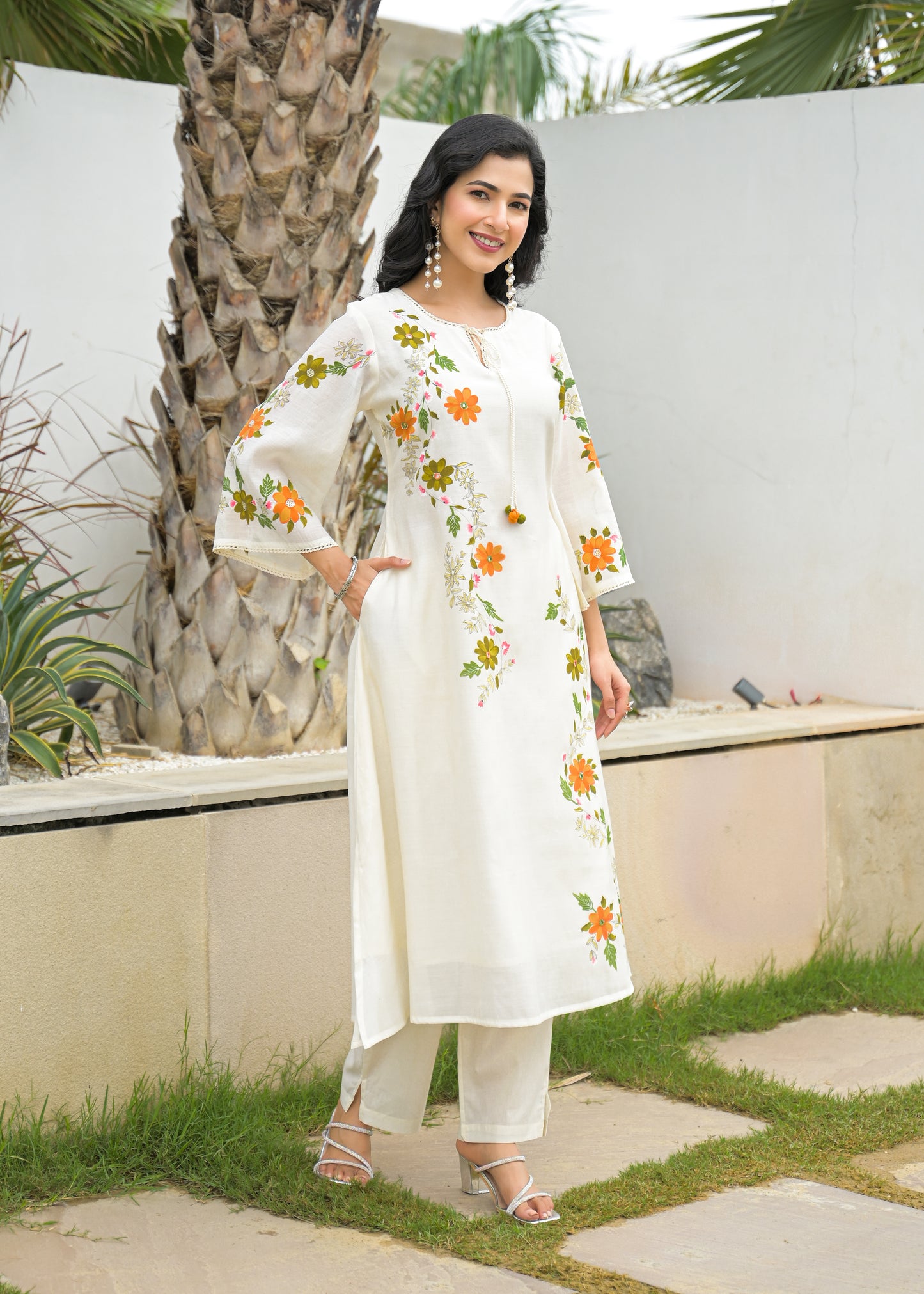 🌿 Ivory Bloom Embroidered 3-Piece Suit Set