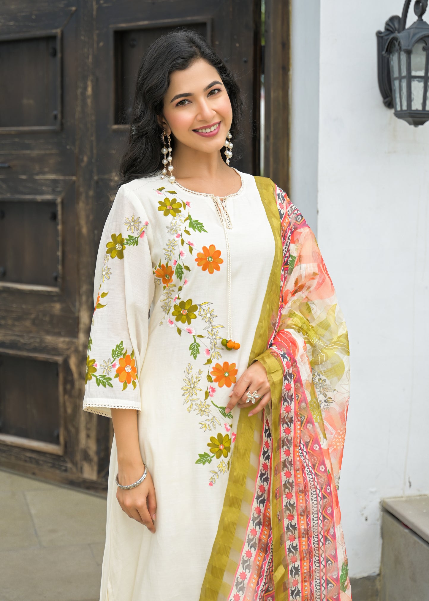 🌿 Ivory Bloom Embroidered 3-Piece Suit Set