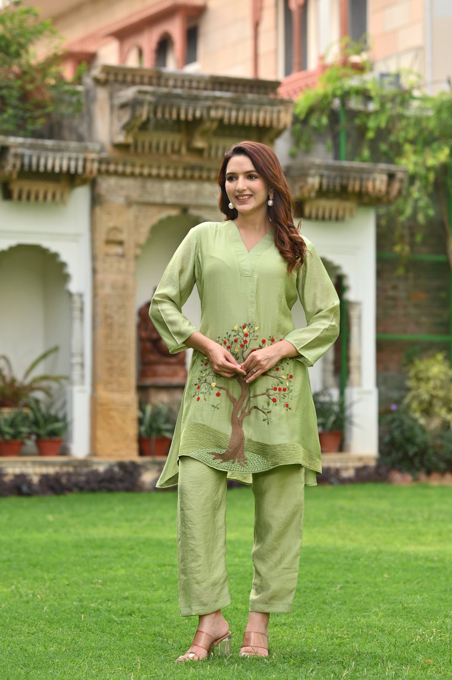 🌿 Women’s Light Green Cotton Kurta Set with Handcrafted Tree Embroidery