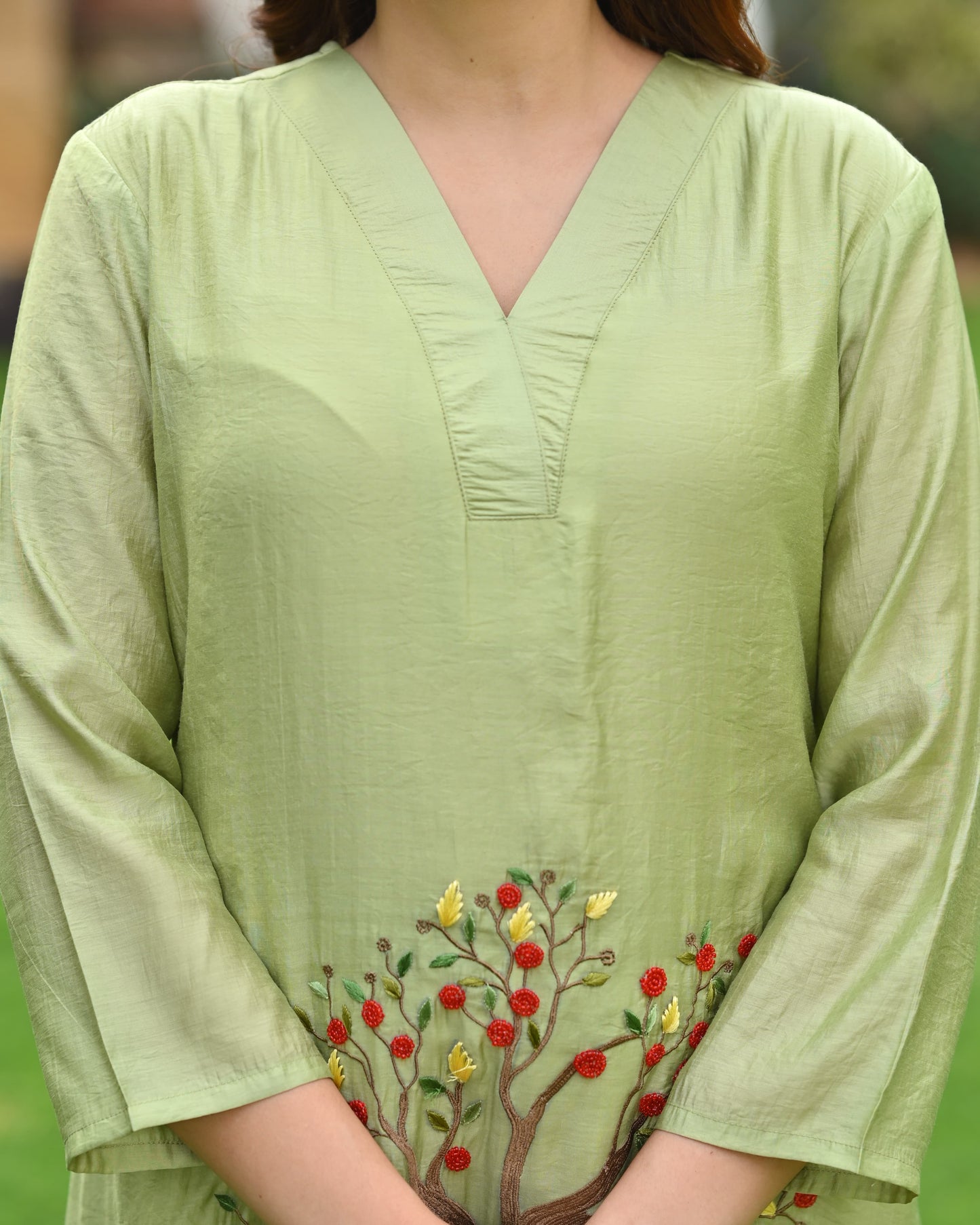 🌿 Women’s Light Green Cotton Kurta Set with Handcrafted Tree Embroidery