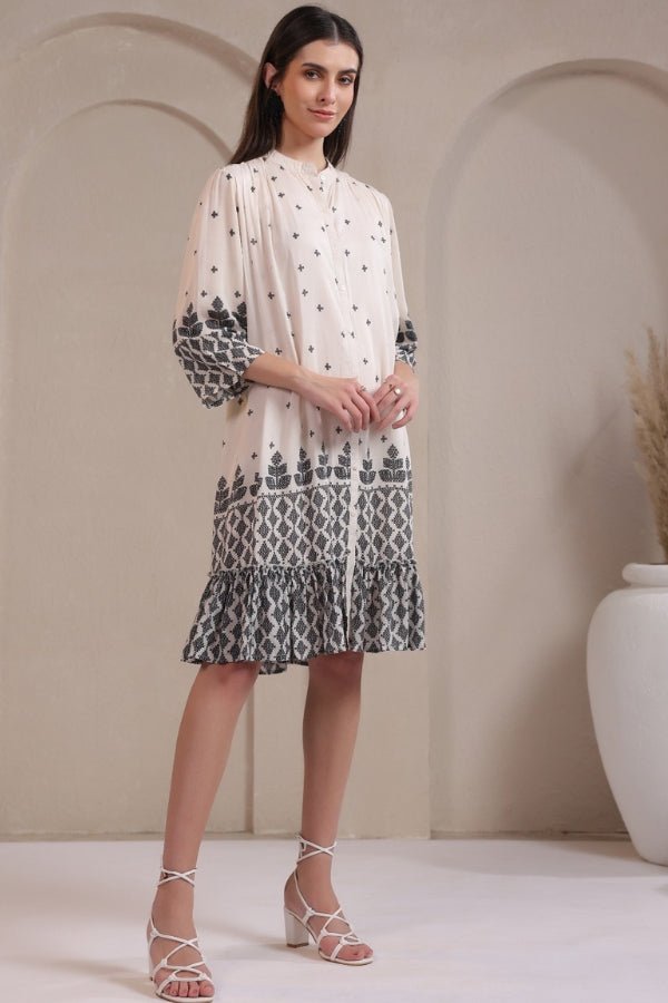 Elegant Off - White & Black Geometric Muslin Dress Chic & Comfortable - Anusheet Fashion