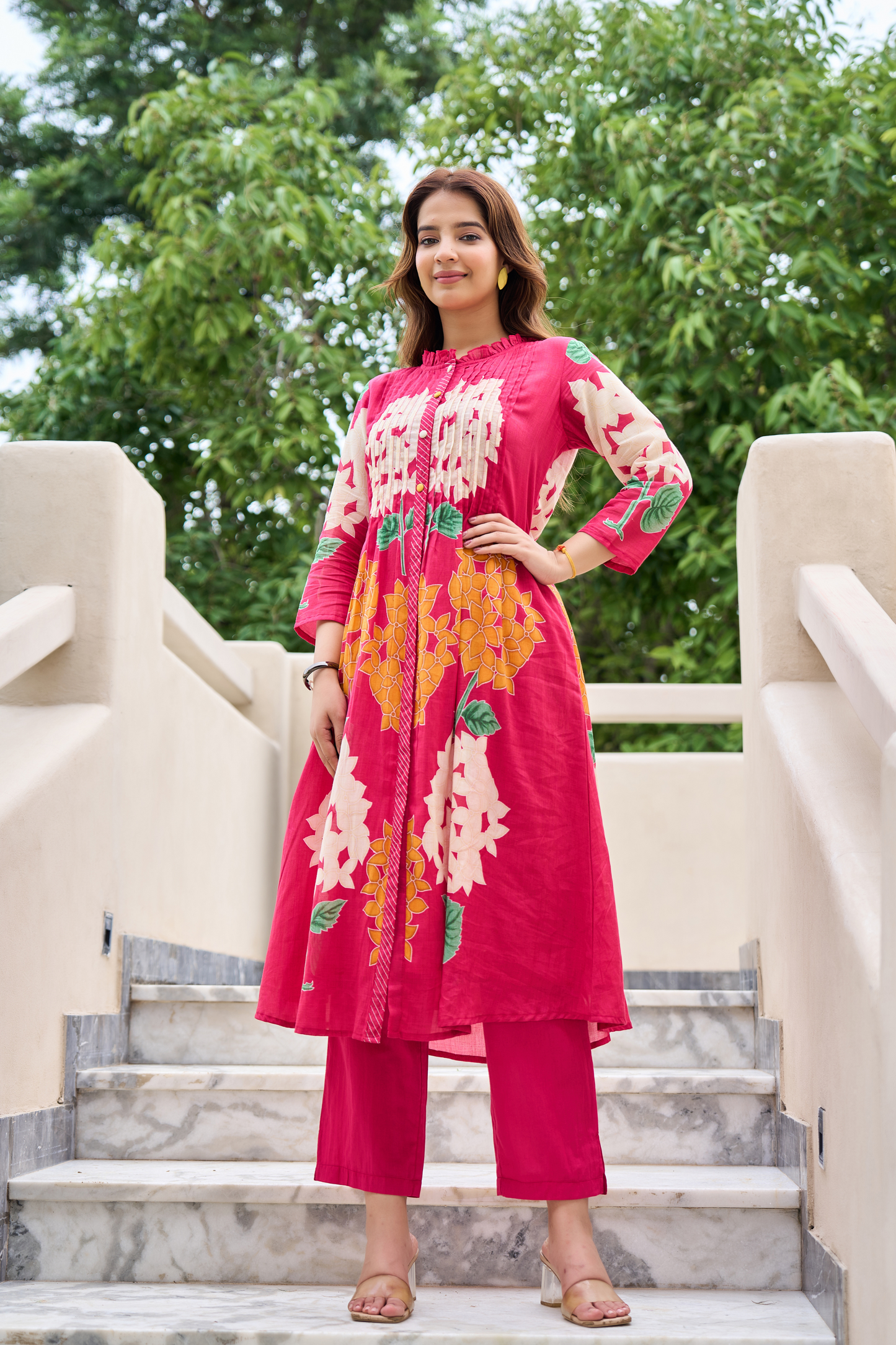 Pink Floral Embroidered Kurta Set with Straight Pants | Elegant Festive Wear