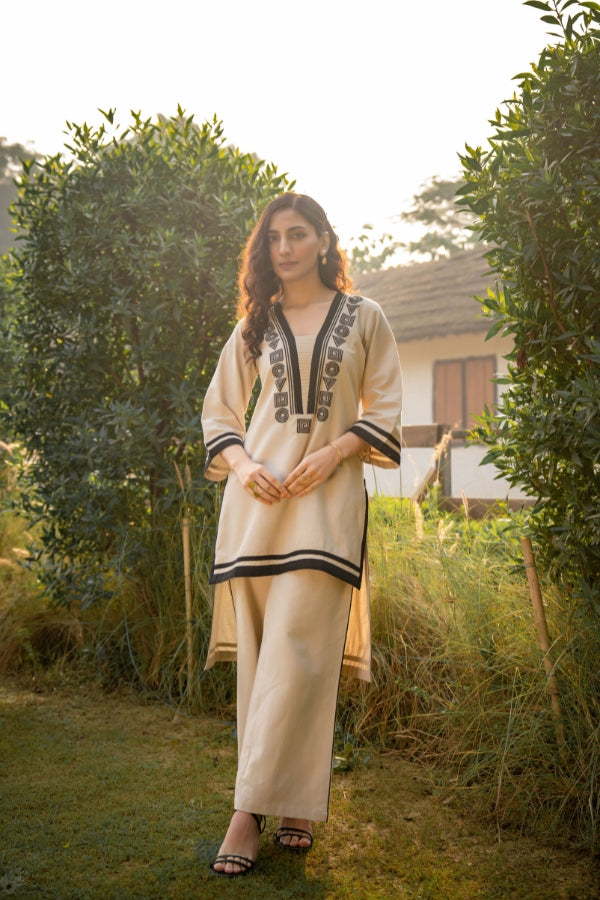 Beige V-Neck Co-Ord Set 💫 Black Thread Embroidery & Border Detailing 🖤 Perfect for All Occasions 🌟