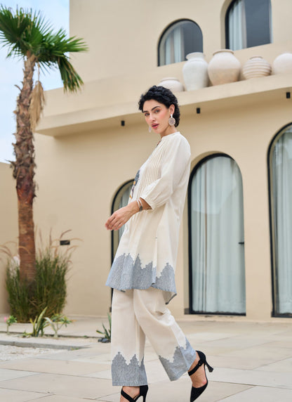 Sahara Grace Embroidered Kurta & Trouser Set 🏜️✨