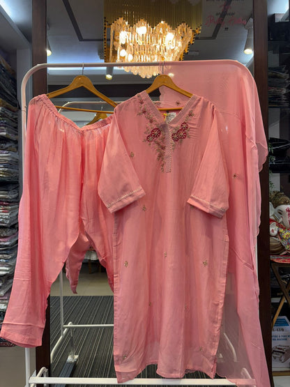 Hashmukhi Pink Indo Suit Set NEck Work Muslin Fabric