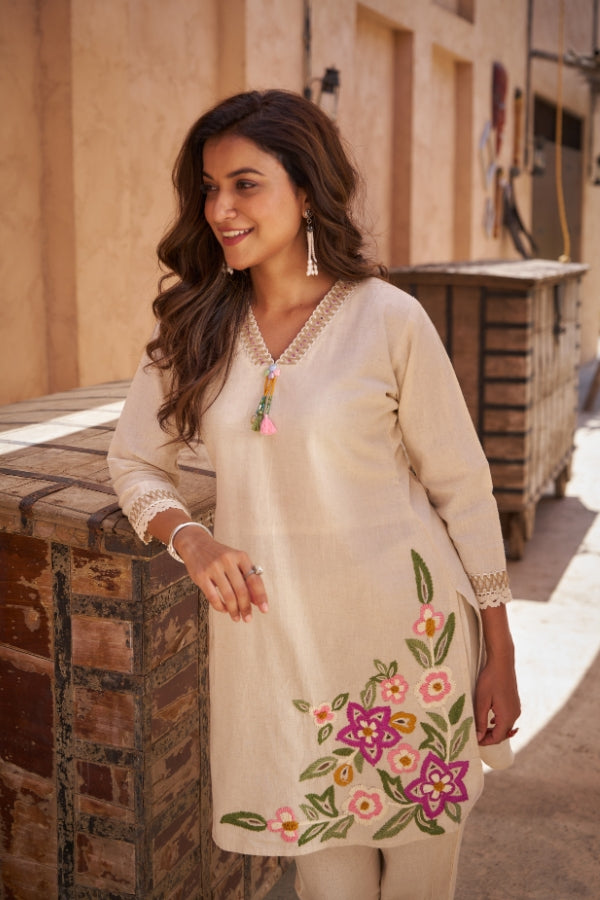 Multicolor Hand Work Kurta & Pant Set with Neck & Sleeve Detailing