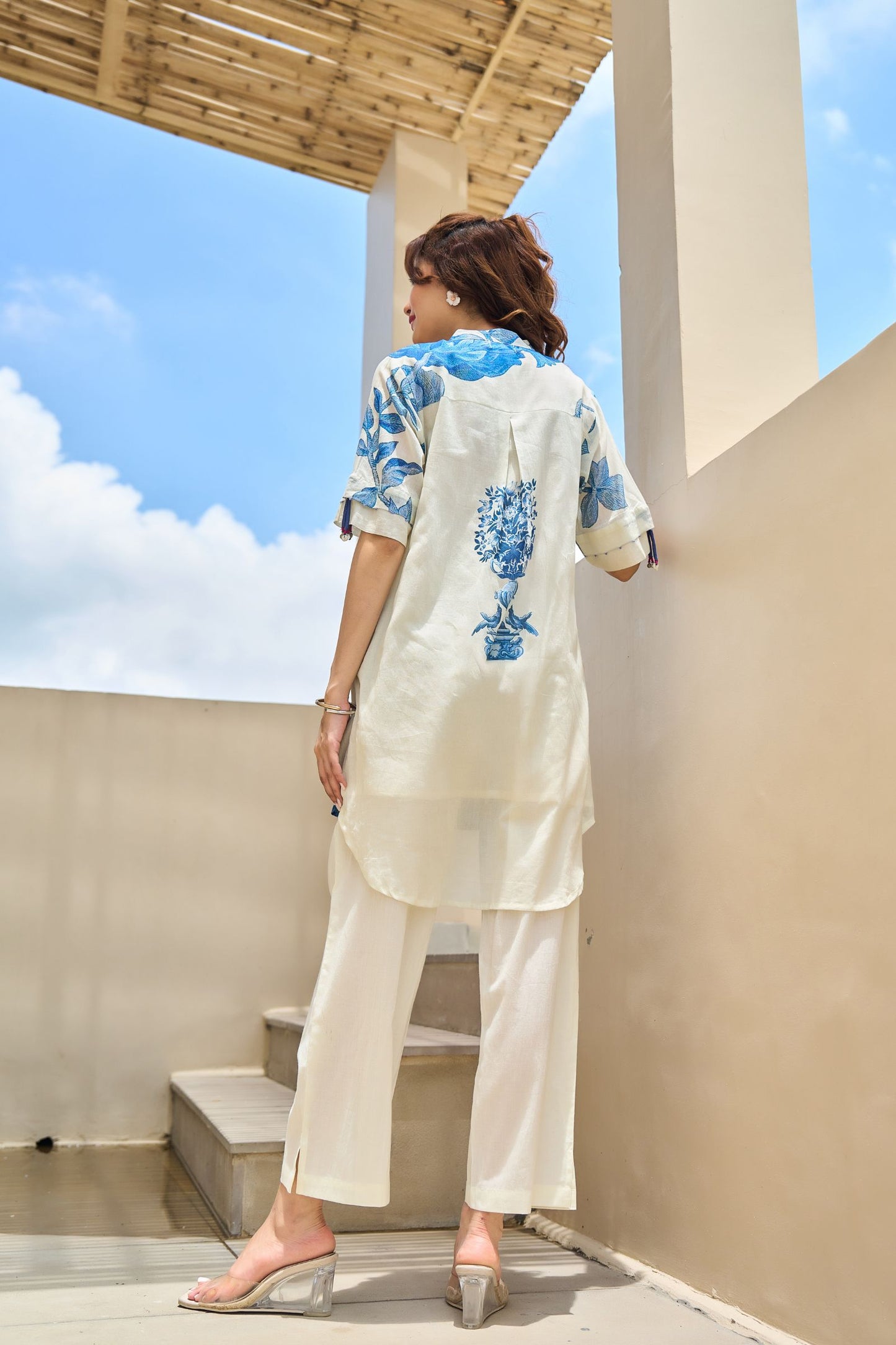 White & Blue Floral Printed Kurta Set with Straight Pants | Elegant Summer Wear