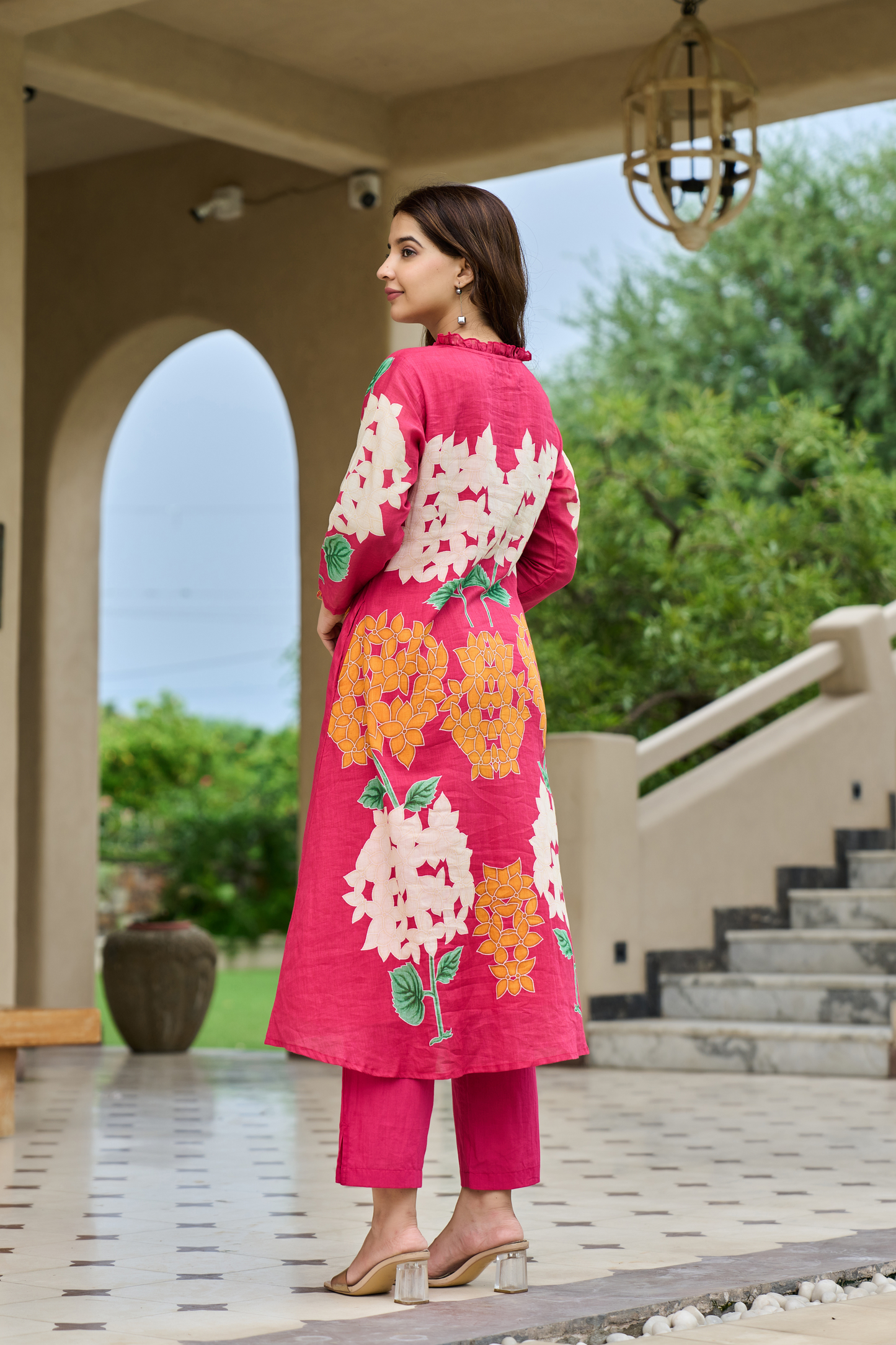 Pink Floral Embroidered Kurta Set with Straight Pants | Elegant Festive Wear