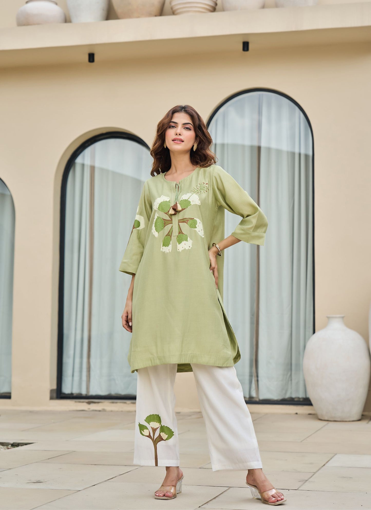 Green Floral Tunic with Elegant White Pants | ideal for warm weather |
