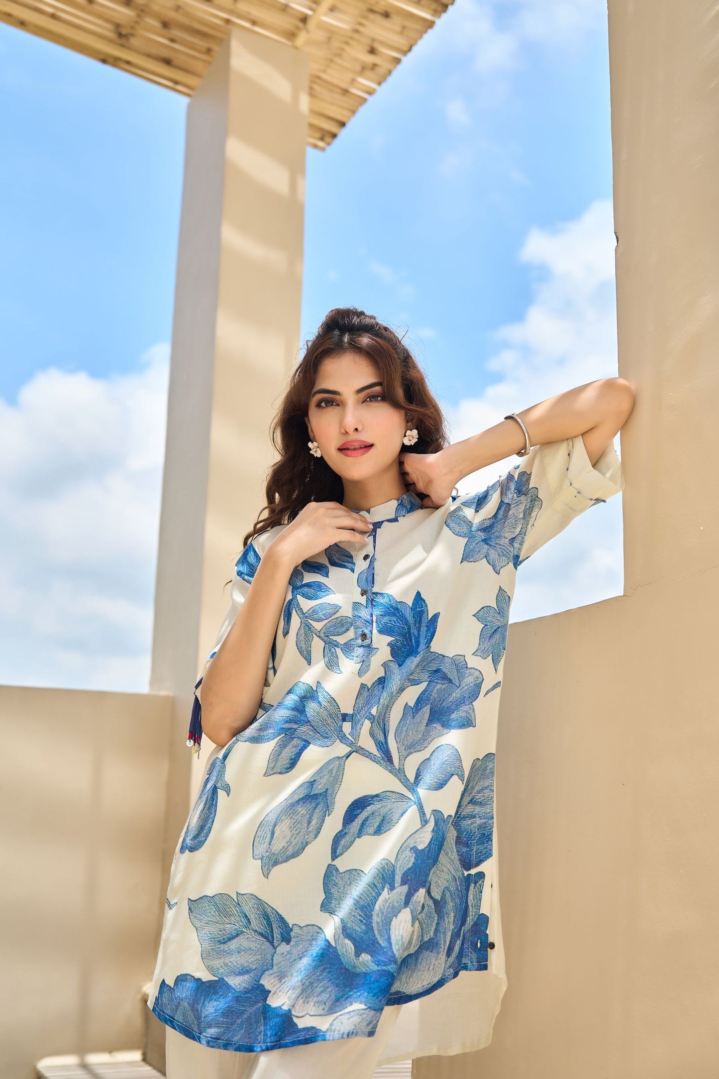White & Blue Floral Printed Kurta Set with Straight Pants | Elegant Summer Wear