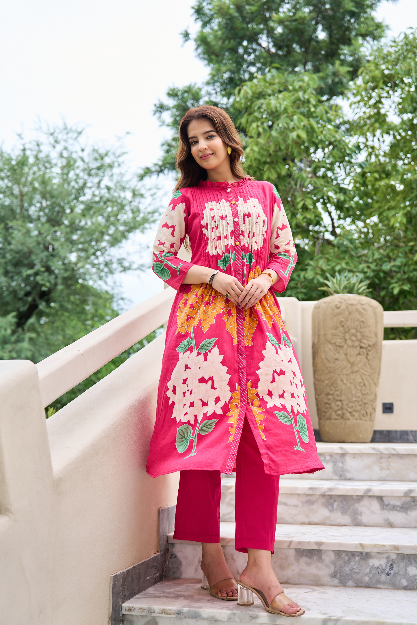 Pink Floral Embroidered Kurta Set with Straight Pants | Elegant Festive Wear