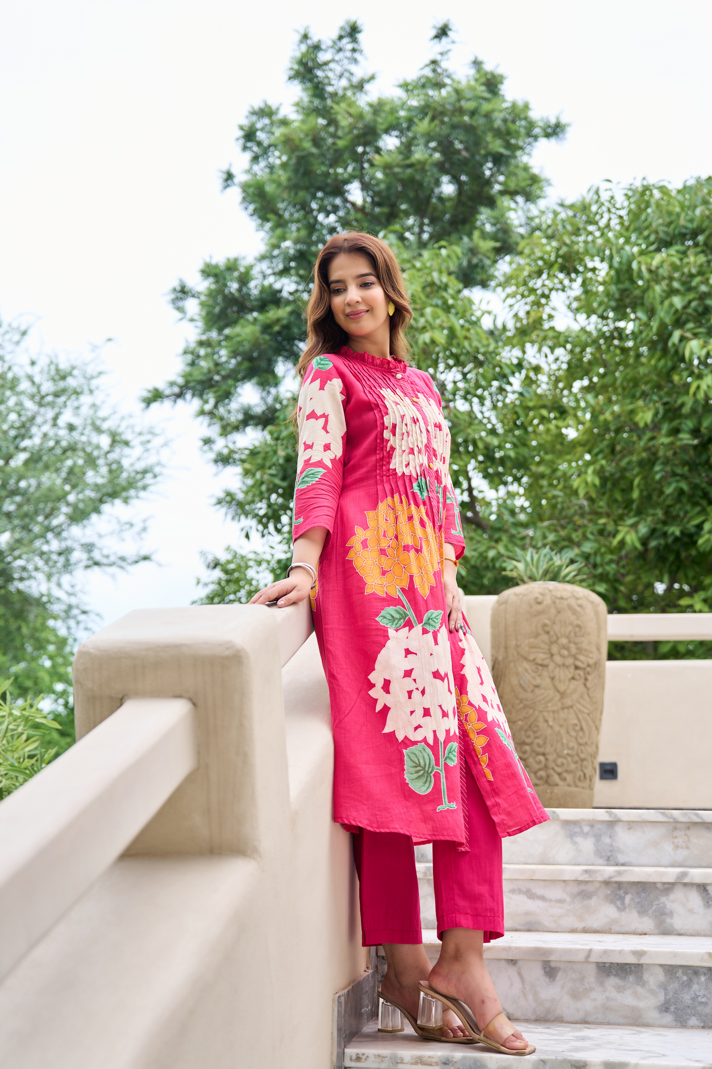 Pink Floral Embroidered Kurta Set with Straight Pants | Elegant Festive Wear