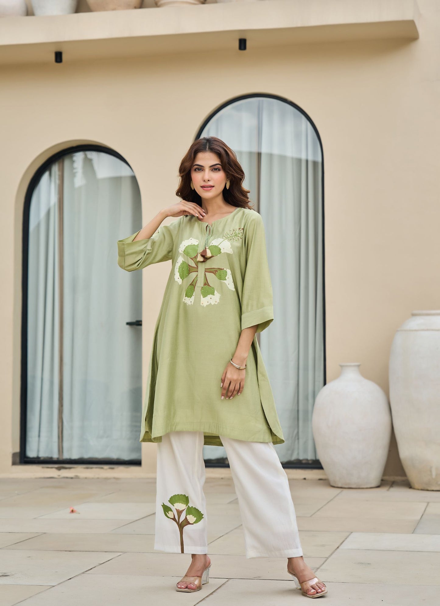 Green Floral Tunic with Elegant White Pants | ideal for warm weather |