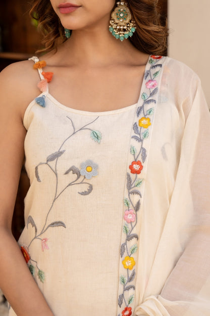 Ivory Bloom Embroidered Kurta Set 🌿