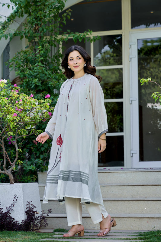 🧵 Title: Elegant Ivory Embroidered Kurta Set – Floral Minimalism Edition With Premium Cotton Voile