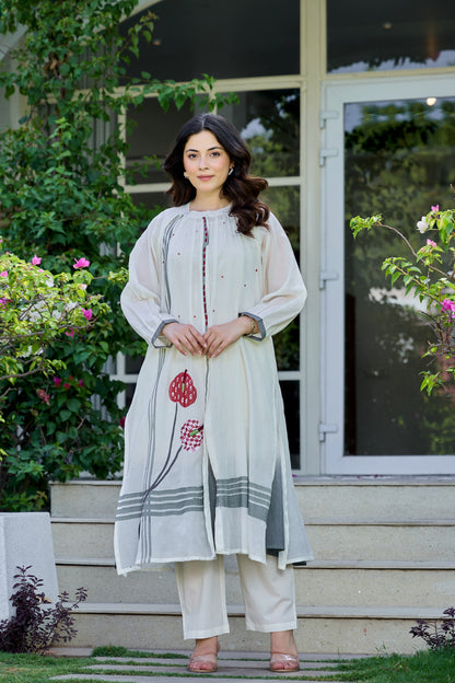 🧵 Title: Elegant Ivory Embroidered Kurta Set – Floral Minimalism Edition With Premium Cotton Voile