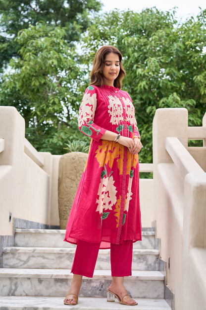 Pink Floral Embroidered Kurta Set with Straight Pants | Elegant Festive Wear