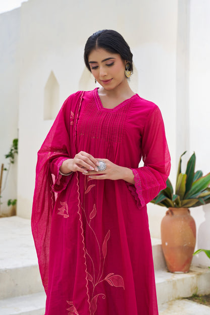 🌸 Radiant Raspberry Pink Embroidered 3-Piece Suit 🌸