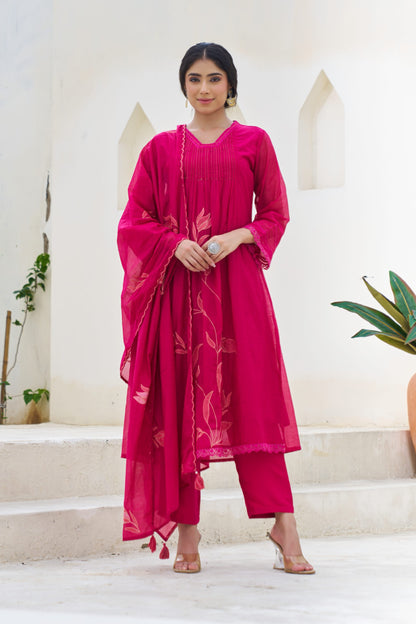 🌸 Radiant Raspberry Pink Embroidered 3-Piece Suit 🌸