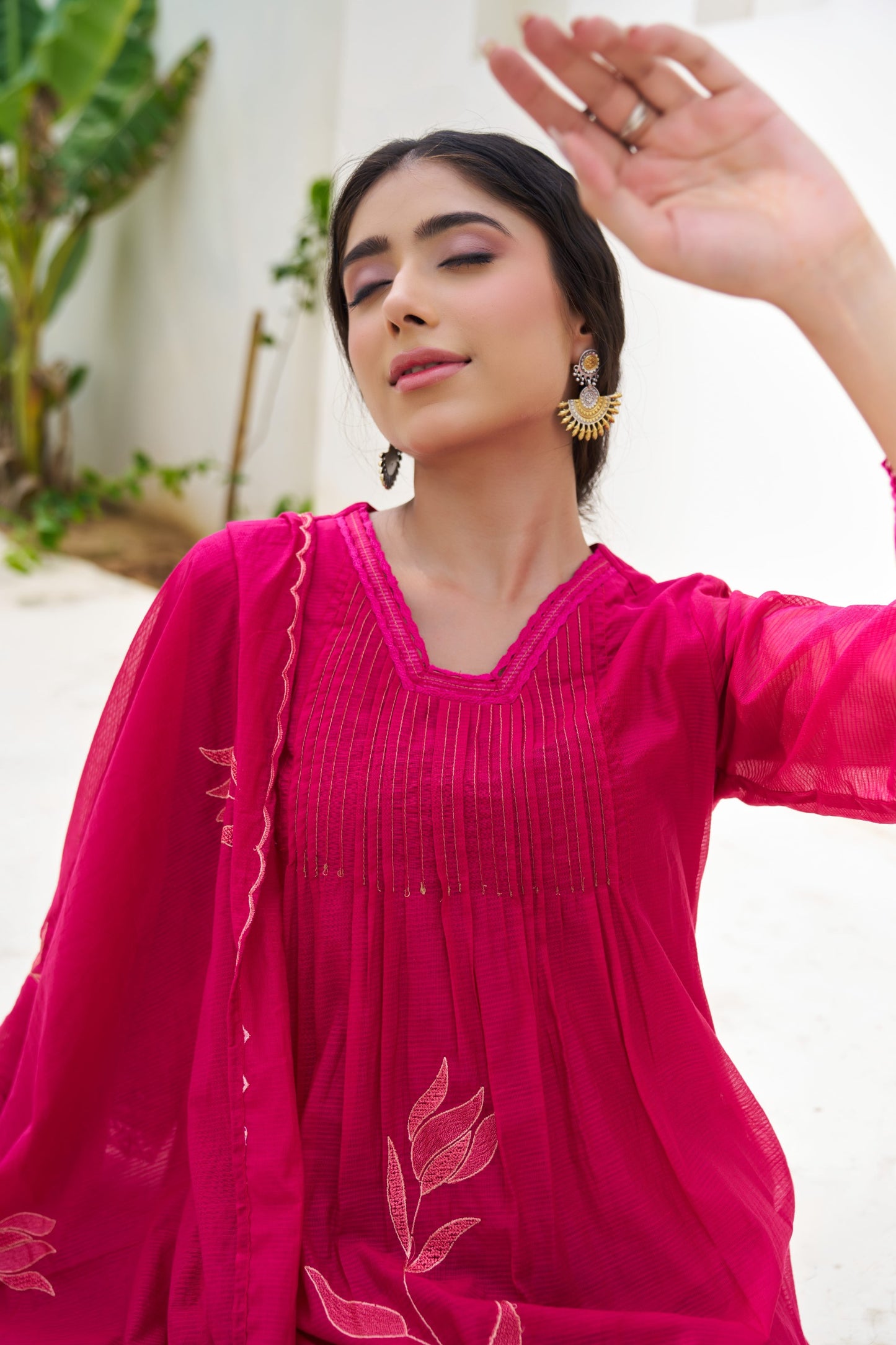 🌸 Radiant Raspberry Pink Embroidered 3-Piece Suit 🌸