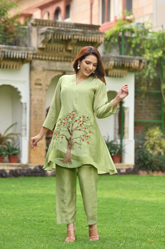 🌿 Women’s Light Green Cotton Kurta Set with Handcrafted Tree Embroidery
