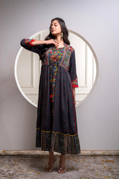 🌺 Title: Boho Bloom Flared Maxi Kurta – Grey Multicolor Print With Rayon Fabric