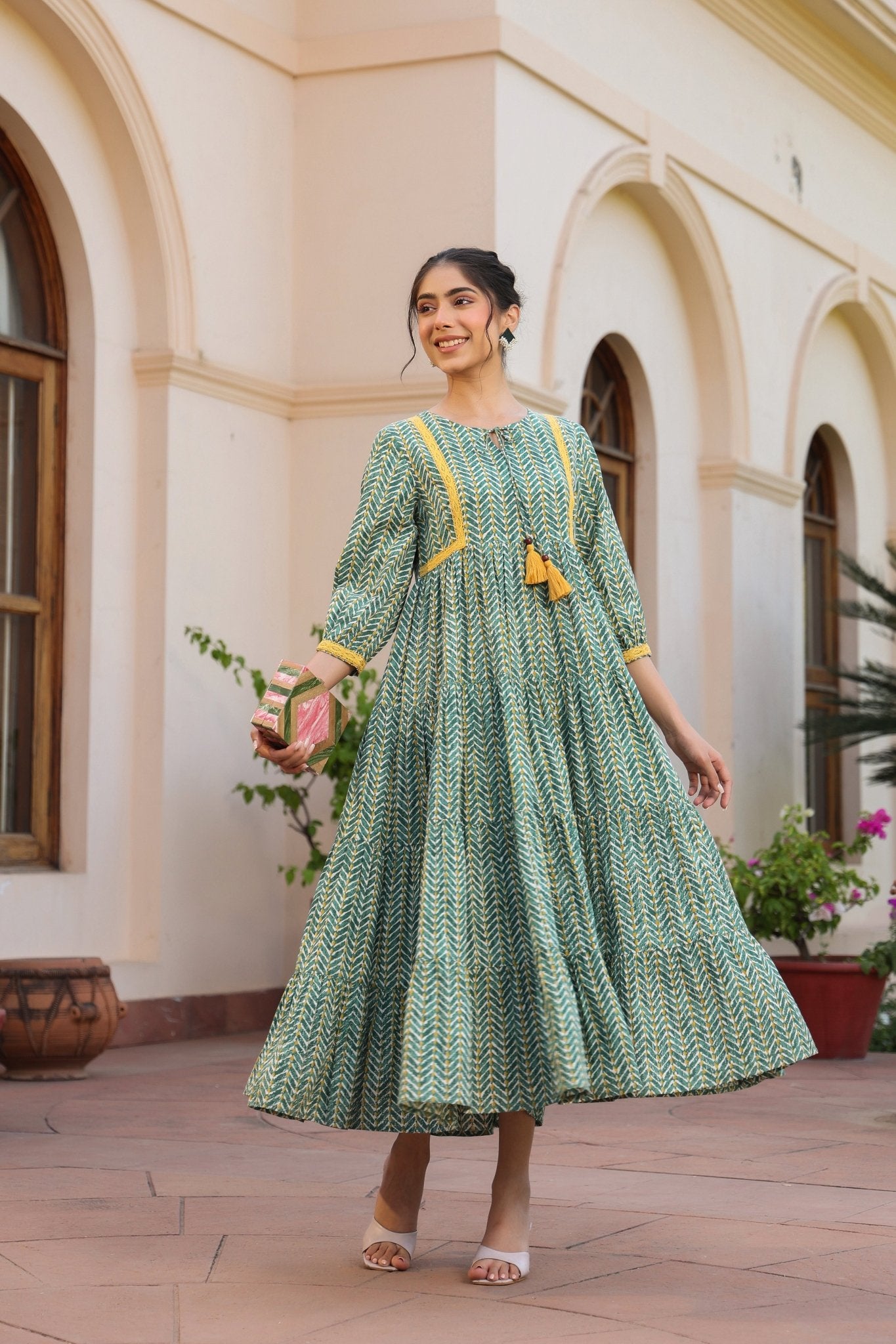 Beautiful Printed Green Cotton Midi Dress - Anusheet