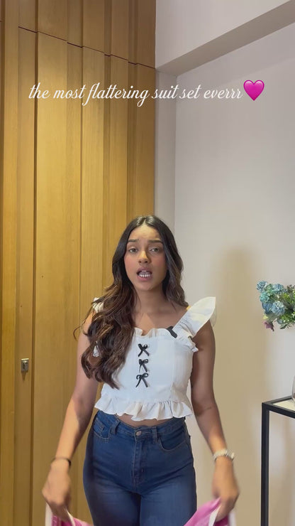 Hansika Printed Sleeveless Kurta Set with Dupatta