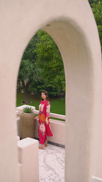 Pink Floral Embroidered Kurta Set with Straight Pants | Elegant Festive Wear